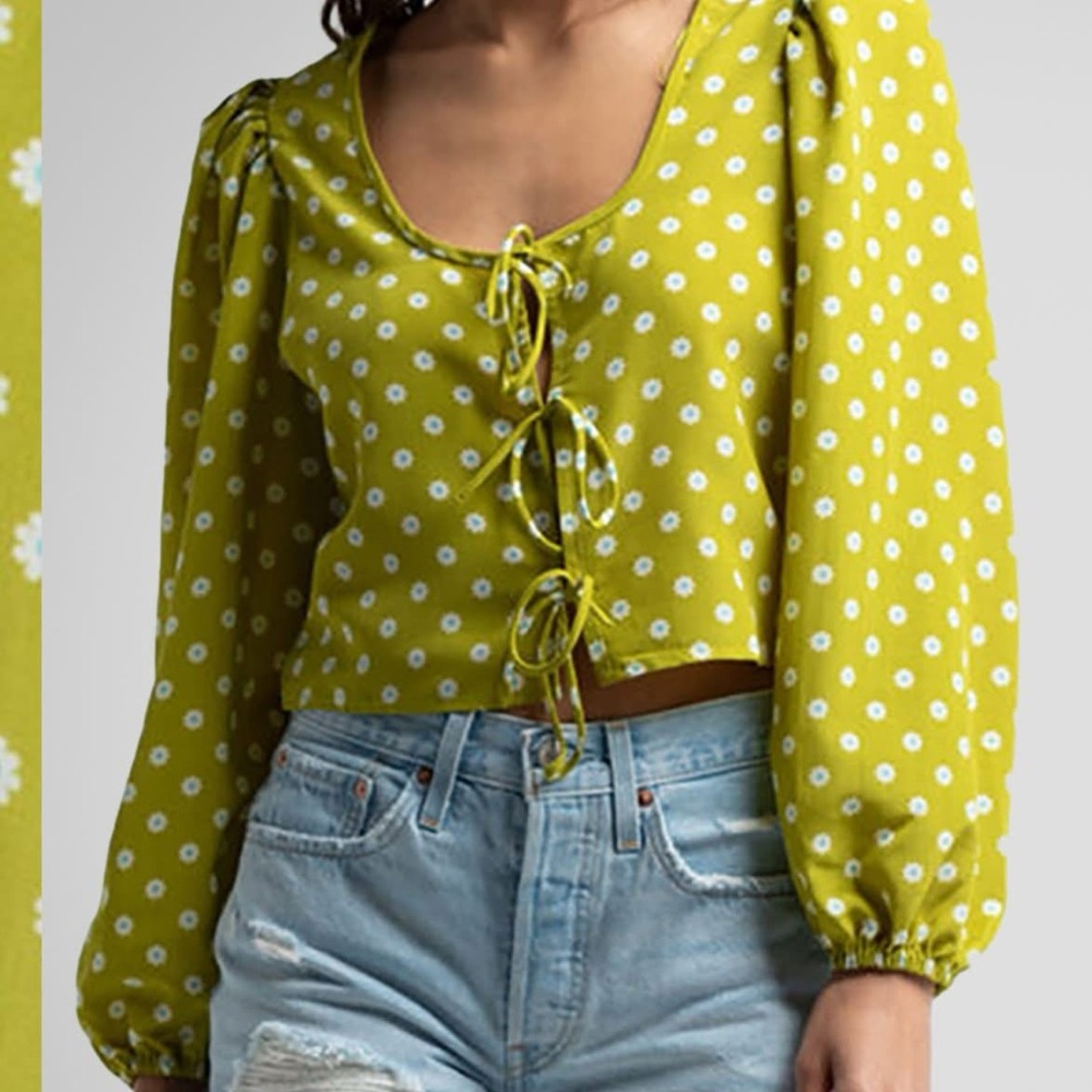NWT Levi’s Daisy Embry Tie Blouse - Size Medium